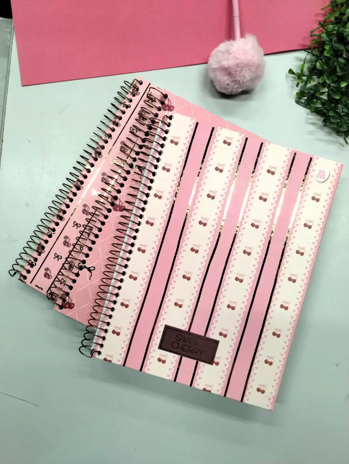 CADERNO UNIV 10M 160F SWEET CHERR - ANIMATIVA