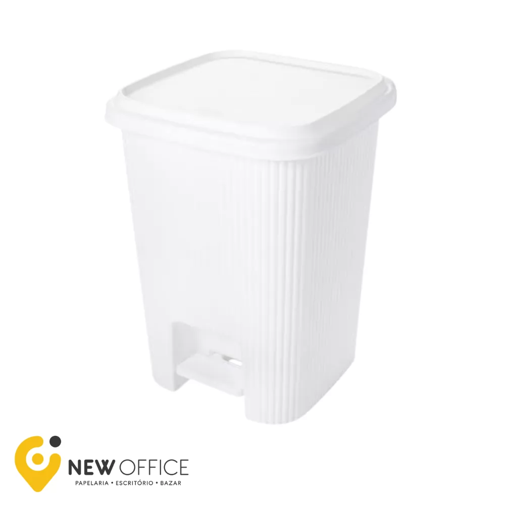 LIXEIRA ESTRIADA BRANCA C/ PEDAL 7L - PLASÚTIL